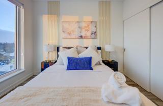 Modern & Stylish Condo Downtown KW - 6