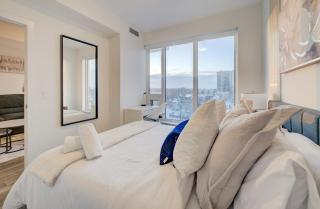 Modern & Stylish Condo Downtown KW - 5