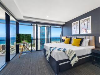 Circle on Cavill - 9