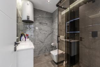 Chic Seafront Suite By PS - 5