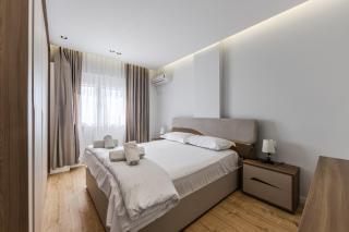 Chic Seafront Suite By PS - 8