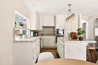 Quaint Single-Story Hilltop Home Granada Hills - 5
