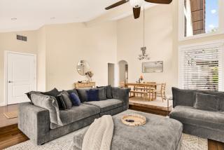 Quaint Single-Story Hilltop Home Granada Hills - 3