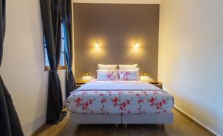 Le Parvis Saint-Pierre, parking gratuit, appartement familial, emplacement privilégié au pied de la cathédrale - 9