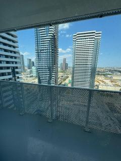 Executive Style New 1 Bed 1 Bathroom Condo In Vaughan - 3