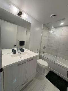 Executive Style New 1 Bed 1 Bathroom Condo In Vaughan - 1