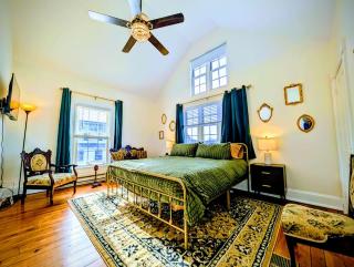 Hot Tub! Arcade! Walk to Everything! 123 Main St! - 6