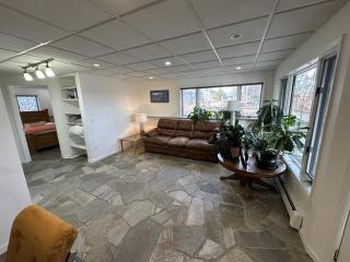 Riverfront Basement Apartment with Access to Kenai River Fishing - 4