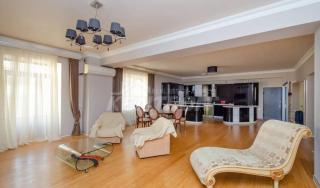 Cozy Apartment 2 Bedrooms 2 Bathrooms , With Open Balcony , Near Republic Square - 0