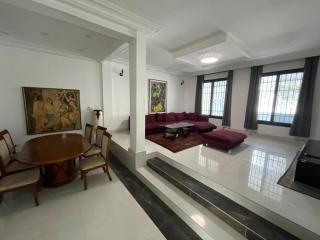 Appartement à louer à Almadies - 1