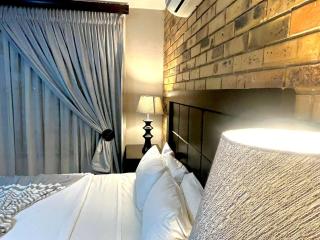 Kingsgate Luxury Suites Newlands - 9