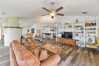 Waterfront Fishing Stay, Canal Access & Shallow Flats - 5