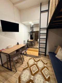 Blacky Hostel and Apartments - 1