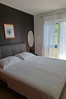 Apartments by the sea Lokva Rogoznica, Omis - 25499 - 1