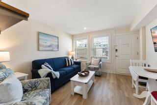 Modern 2 Bedroom Condo at The Cape Cod - 8