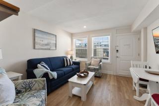 Modern 2 Bedroom Condo at The Cape Cod - 5