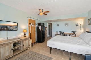 Studio Condo with Pool & Beach Access - 6