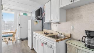 Oceanview Condo Steps from Beach & Boardwalk in North Wildwood - 4