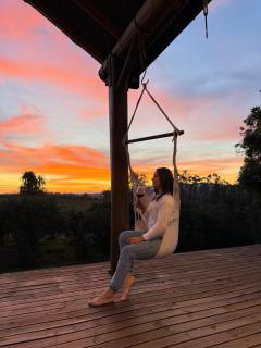 Chalé romântico com jacuzzi e vista do pôr-do-sol - 8