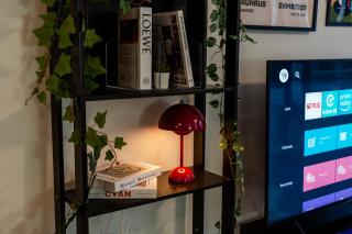 Mid-Century gate away in CBD in Free tram zone - 8