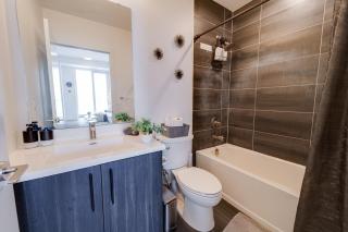Luxury & Modern Condo in Central KW With Exclusive Terrace - 6