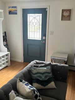Bright & Comfortable Home in the Heart of It All - 7