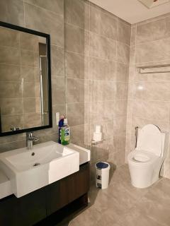 Sapphire Bay Stay Ha Long - Sea View Apartments - 5