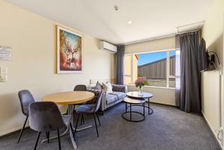 Daffodil Apartments - 9