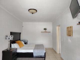 Cozy guestrooms in Midrand 3 - 5