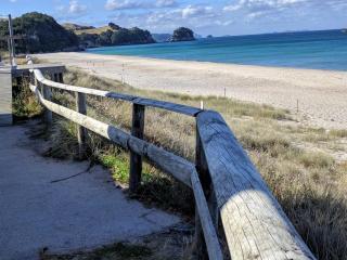 Beachfront Studio Modern, Self-Contained by beautiful Whiritoa Beach - 7