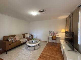 Quiet Leafy Retreat - Close to Perth CBD - 1