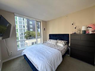 Charming room in Yaletown with excellent city views - 3