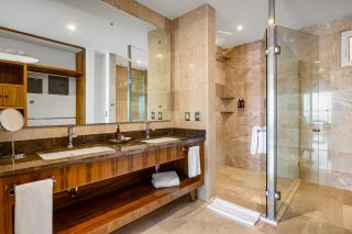 Oceanfront, 8th-floor condo with pool, pool spa & large balcony - 4