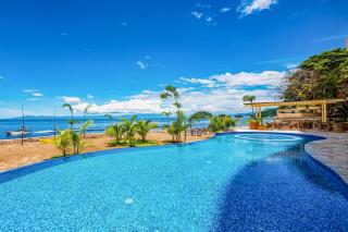 Oceanfront, 8th-floor condo with pool, pool spa & large balcony - 3