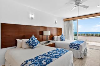 Stylish oceanview suite with infinity pool, full kitchen & bay-view terrace - 5