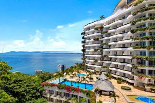 Upscale bayview villa with hot tub, private terrace, pool & stylish interiors - 6