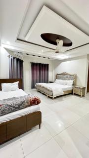 Luxury Apartment Rentals - 8