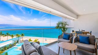 Bright oceanfront condo with balcony, rooftop pool & near Malecon boardwalk - 6