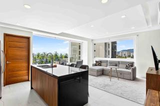 Relaxing condo with rooftop pool, oceanview balcony & walkable beach access - 9