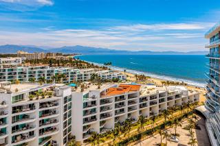 Luxury ocean-view condo with resort pool, private balcony, and washer/dryer - 6