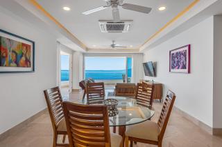 Luxurious 6th-floor condo with pool, oceanfront balcony & water view - 1