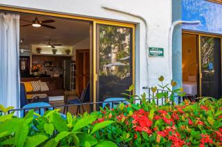 Cozy apartment w/ balcony, pool views, free Wifi - 1