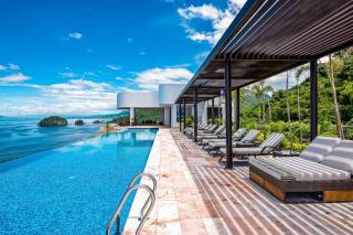 Stylish waterfront condo with amazing pool, hot tub & balcony - 6