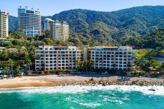 Beachfront dream retreat with pool, tennis & gym access - washer/dryer, AC - 0