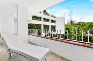 Elegant hillside villa with panoramic views, pool, hot tub & luxe interiors - 3