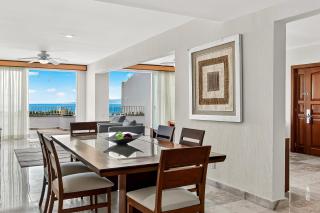 Spacious oceanview suite with heated pool, hot tub & terraces for lounging - 6