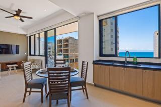 Modern condo with infinity pool, WiFI, plunge spa & ocean-view balcony - 9