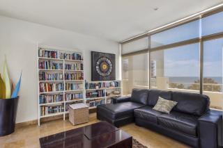 Stylish beach condo with private balcony, pool, AC and fitness room - 5