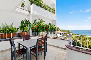 Spacious oceanview suite with heated pool, hot tub & terraces for lounging - 1