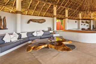 Tranquil Retreat with Pool, Views of the ocean, close to beach - 6